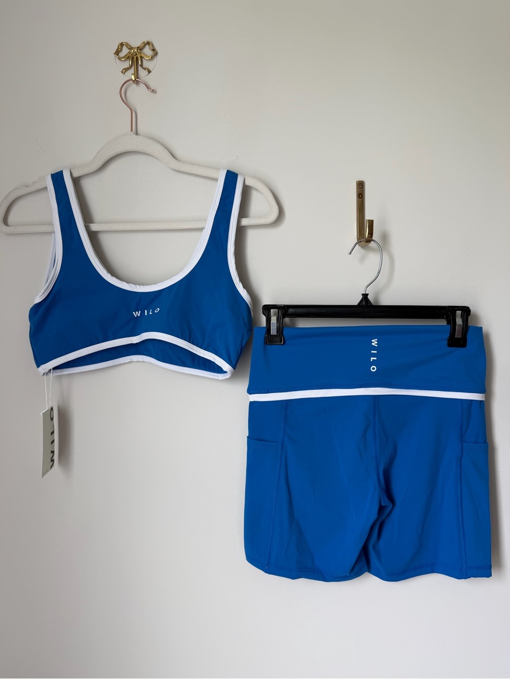 Wilo blue sports bra and shorts workout two piece set - Picture 9 of 9